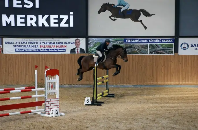 Şahinbey’de engel atlama heyecanı
