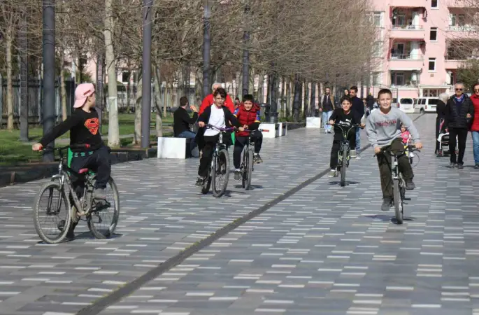 Sakarya’da şubat ayında bahardan kalma günler yaşanıyor
