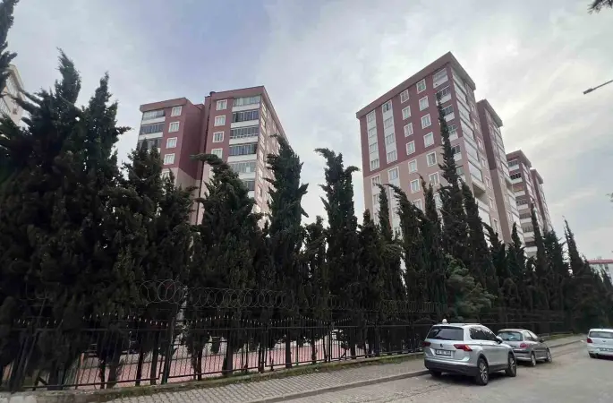 Saldırıyı gerçekleştiren öğrencinin ailesinin yaşadığı sitede sessizlik hakim
