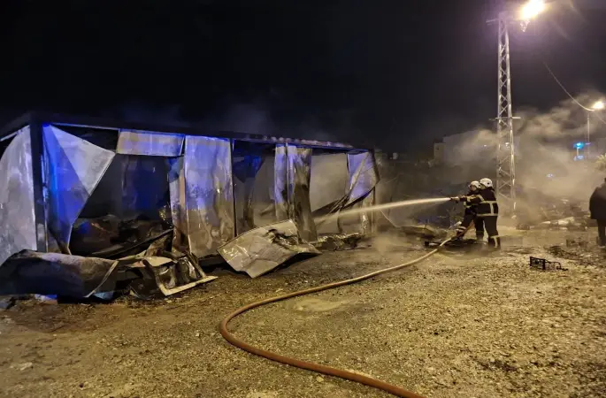 Samandağ’da konteyner yangını
