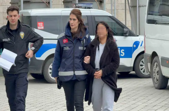 Samsun’da sınıfı basan kadın veli yeniden gözaltına alınarak adliyeye sevk edildi
