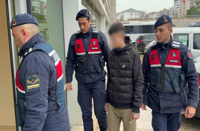 Samsun’da uyuşturucu hapla yakalanan 17 yaşındaki çocuk tutuklandı
