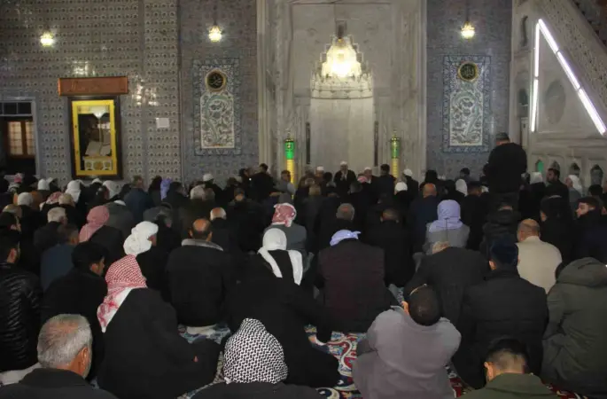 Şanlıurfa’da 6 Şubat depremlerinde hayatını kaybedenler için mevlit okutuldu
