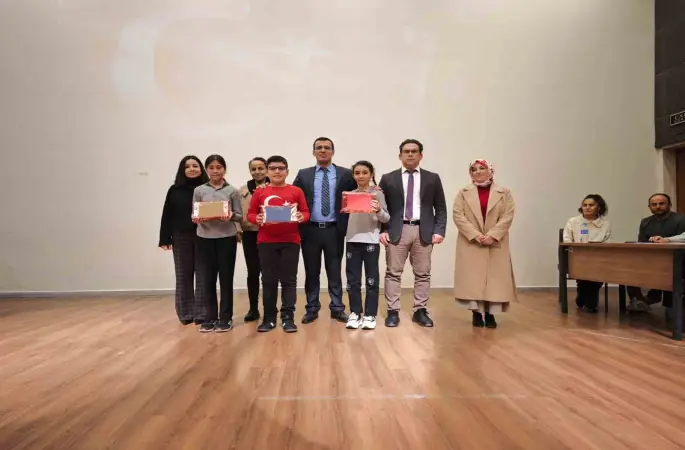 Sarıgöl’de minik yüreklerden İstiklal Marşı coşkusu
