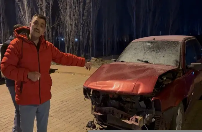 Sattığı otomobilin parasını beklerken, kazalı haliyle karşılaştı
