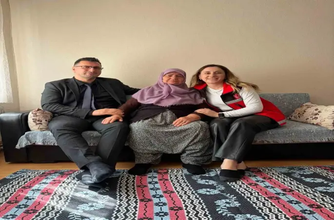 Şehidin sene-i devriyesinde anlamlı ziyaret
