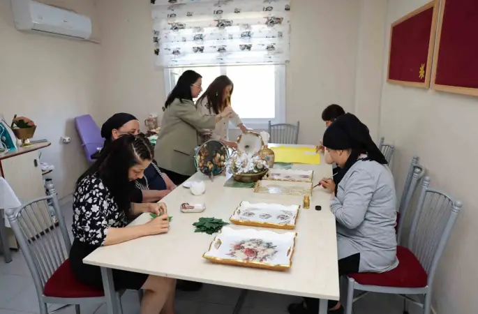 Sessizliğini sanatla aştı: İşitme engelli Sinem’in başarı hikayesi
