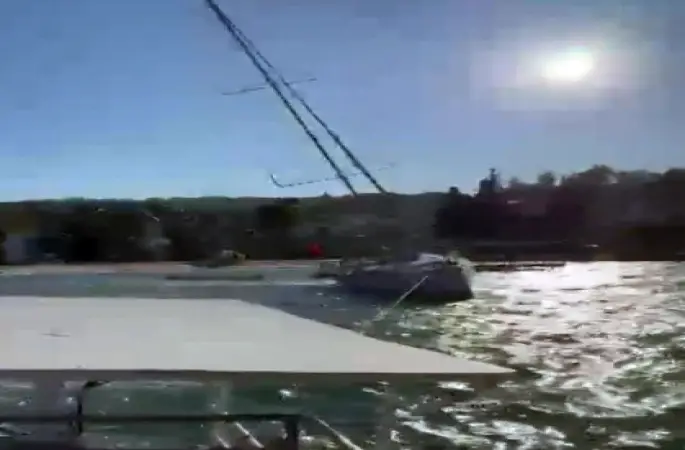 Şiddetli rüzgar yelkenli tekneyi sürükledi
