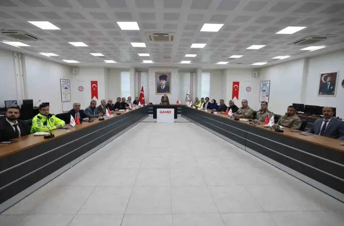 Siirt’te karla mücadelede 200 araç ve 600 kişi sahada