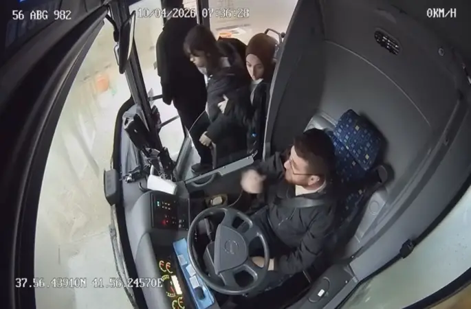 Siirt’te otobüste fenalaşan genç kız hastaneye yetiştirildi
