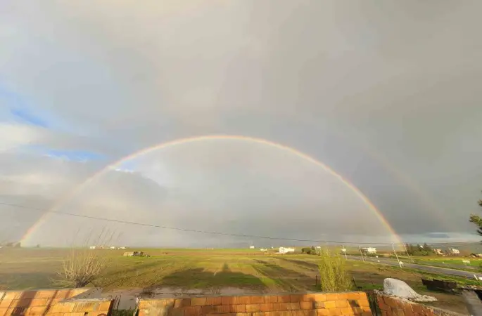 Siirt’te yağmur sonrası oluşan gökkuşağı mest etti
