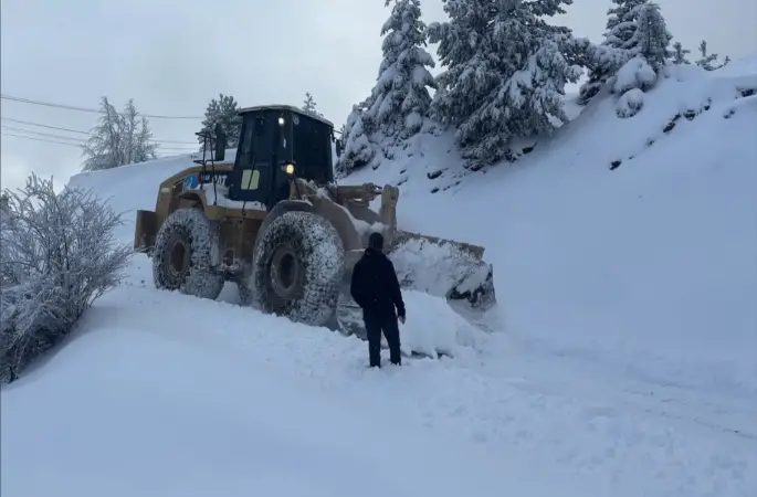 Sinop’ta 196 köy yolu kapalı, 39 köyde elektrik yok
