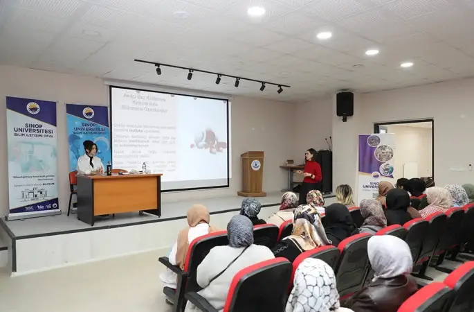 Sinop’ta akılcı ilaç kullanımına dikkat çekildi
