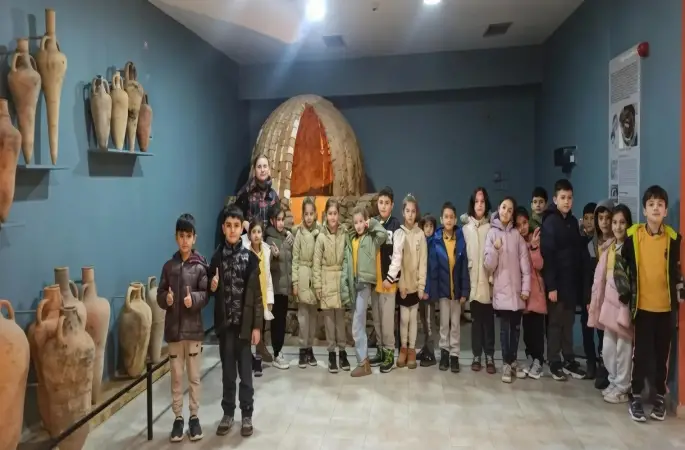 Sinop’ta minik öğrenciler müzede keşfe çıktı
