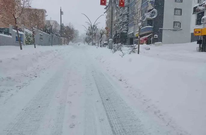 Şırnak’ta eğitime kar engeli: 2 Ocak’ta okullar tatil
