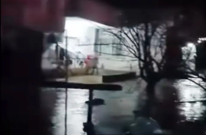 Şırnak’ta şiddetli yağış: Köy yolları göle döndü
