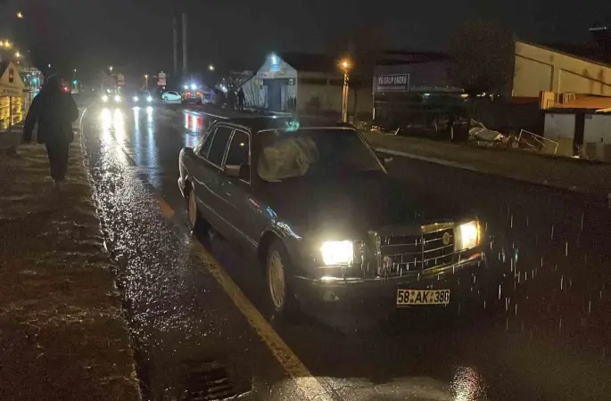 Sivas’ta otomobilin çarptığı yaya ağır yaralandı
