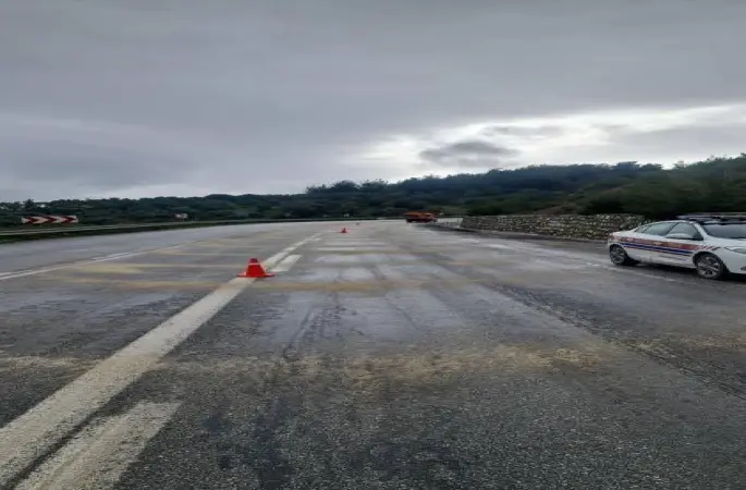 Su birikintisine karşı kaplama ve kumlama çalışması
