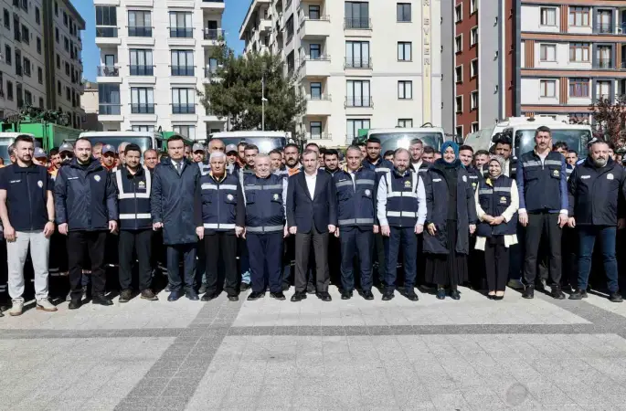 Sultanbeyli’de 66 araç ve 482 personelle ‘bahar temizliği’ başladı
