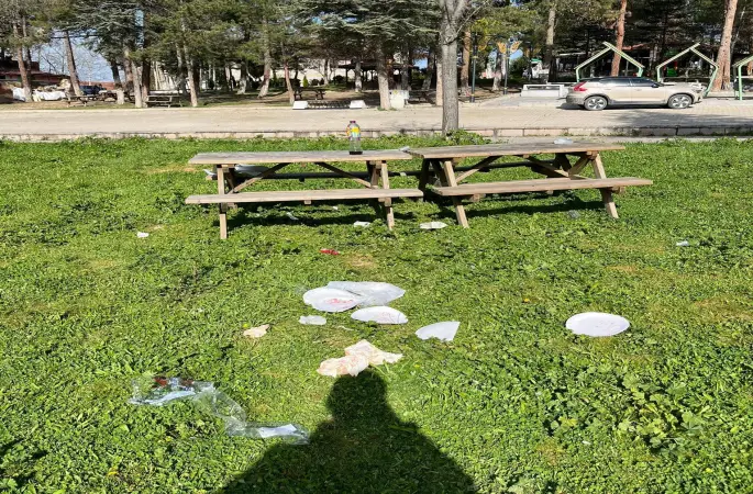 Tarihi alan çöplüğe döndü
