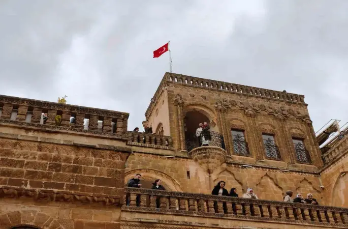Tarihi kent Mardin bayram tatilinde ziyaretçi akınına uğradı
