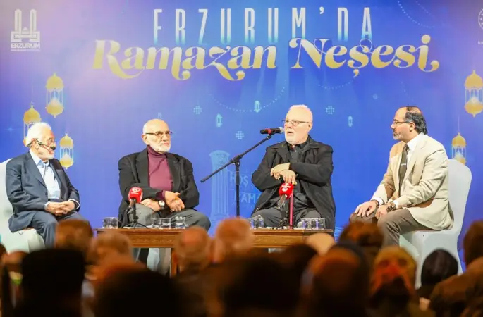 Tarihi mekanda "Medreseden Üniversiteye Erzurum’da İlim"  konuşuldu
