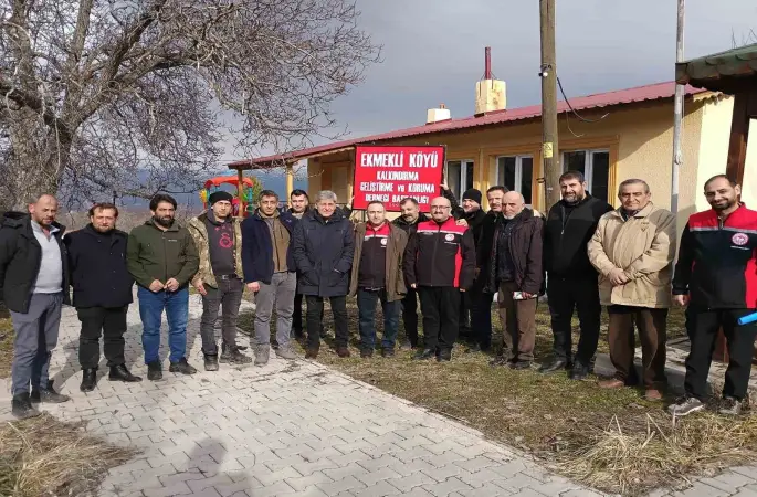 Tarım ekipleri Ekmekli köyünde üreticilerle buluştu
