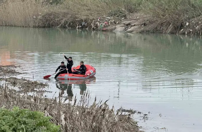 Tarsus’ta ırmakta kaybolan genç için seferber oldular: Vali Toros bölgede
