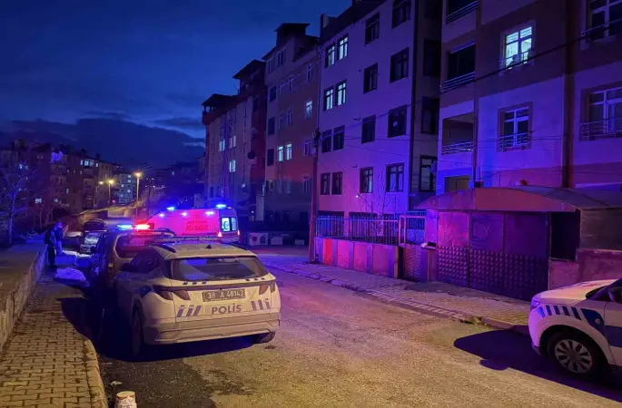 Tartıştığı erkek arkadaşını banyoda bıçaklayarak öldürdü
