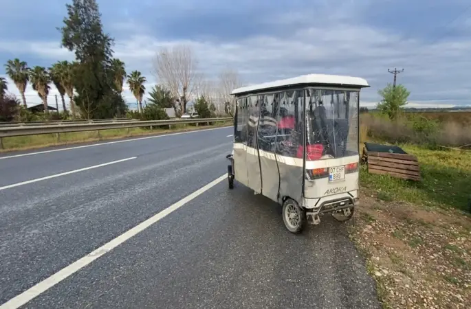 Taşımalı eğitimde servis ihalesine giren olmadı, traktör ve motosikletler okul servisi oldu

