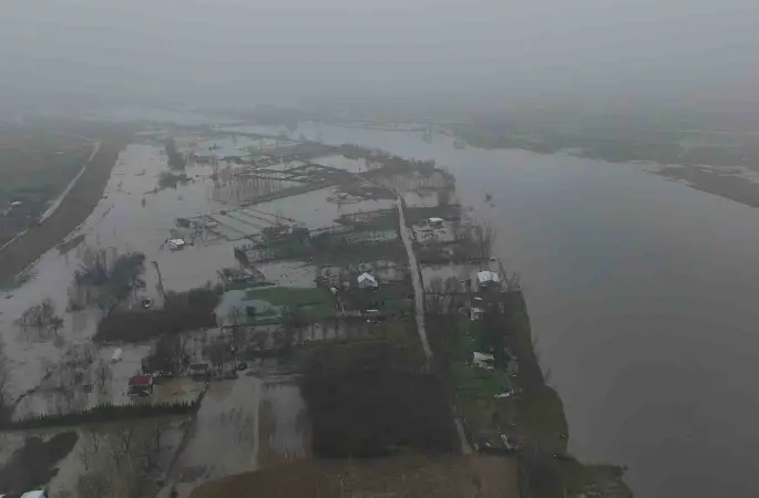 Taşkın riski bulunan Meriç Nehri’nde debi düşüyor
