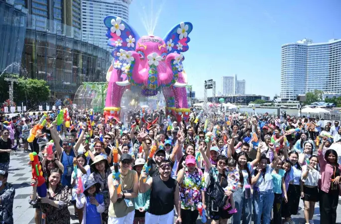 Tayland’ın en büyük bayramı Songkran Su Festivali başladı

