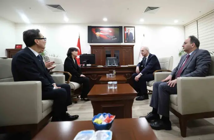 TBMM Başkanı Kurtulmuş, Koreli milletvekilini tedavi gördüğü hastanede ziyaret etti
