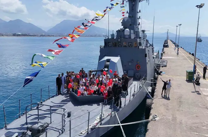 TCG BORA Alanya’da ziyarete açıldı
