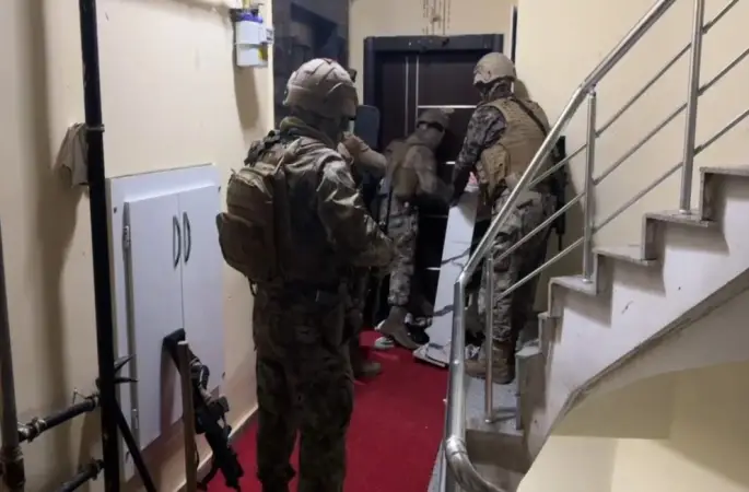 Tefecilere şafak operasyonu: Evden servet çıktı
