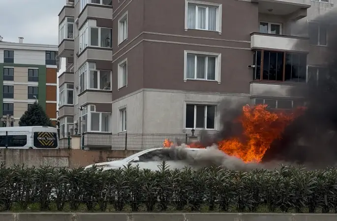 Tekirdağ’da korku dolu anlar: Otomobil bir anda alev topuna döndü
