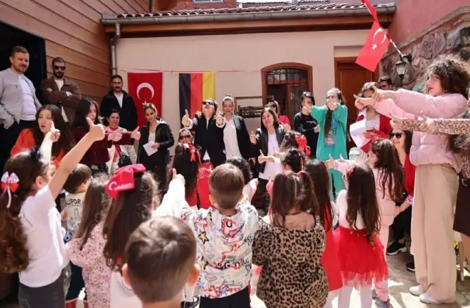 Tekirdağlı minikler Almanca öğrenerek 23 Nisan’ı kutladı
