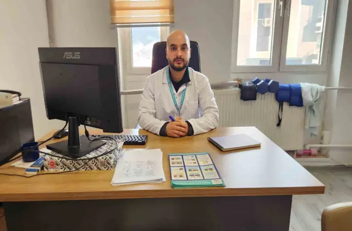 Teknoloji kullanımı artıyor, omurga rahatsızlıkları genç yaşlara iniyor
