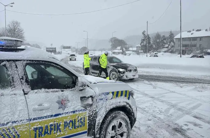 TEM ve D-100’ün Bolu geçişi ağır taşıt trafiğine kapatıldı
