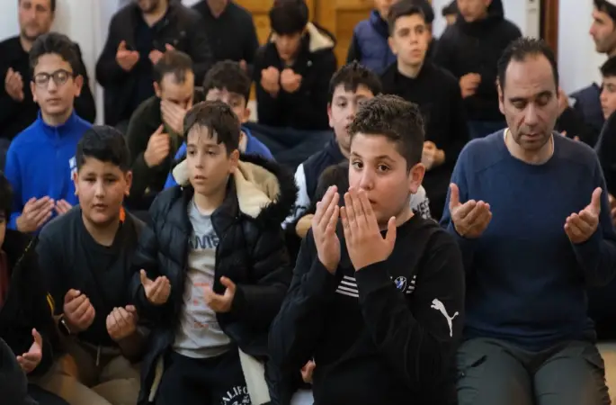 Teravih etkinlikleriyle öğrencilere manevi eğitim
