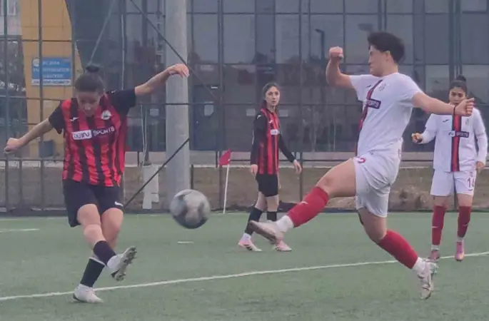 TFF Kadınlar 2. Lig: Vangücü SK: 2 - Siverek Kadın SK: 0
