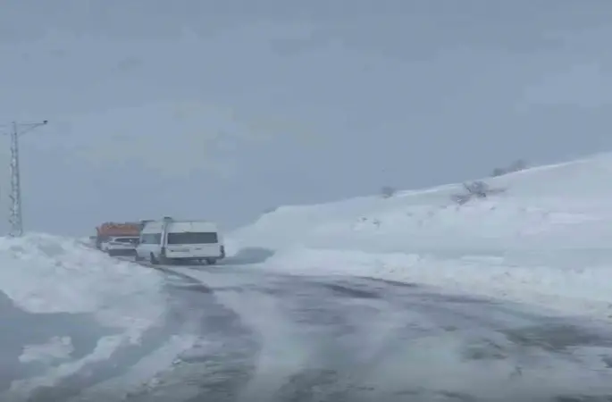 Tipi nedeniyle Malatya-Sincik karayolu ulaşıma kapandı
