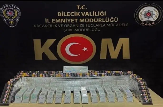 Tırın gizli bölgesine saklanmış 846 paket kaçak sigara ele geçirildi, 2 şüpheli yakalandı
