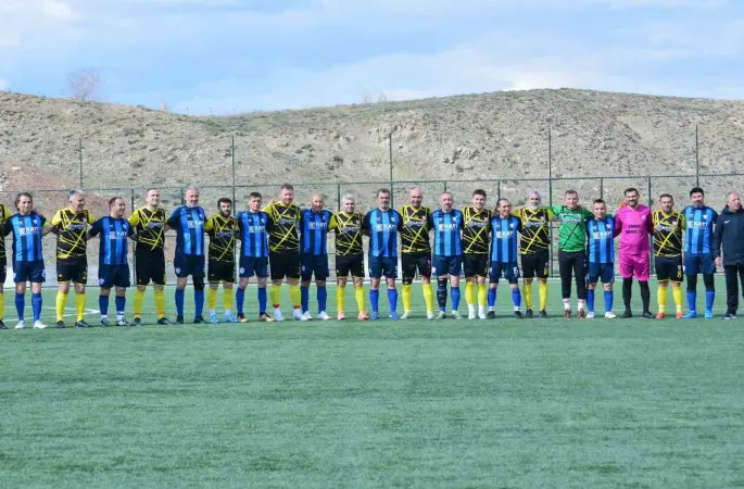 TMVFL Batı Karadeniz Beyaz Bölge’de kupanın sahibi Kastamonu Şerife Bacı Masterlar oldu
