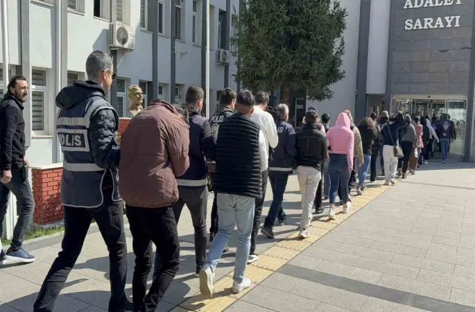 Tokat merkezli 12 ilde yasa dışı bahis operasyonu: 64 gözaltı
