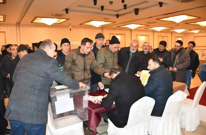 Tomarza Esnaf Ve Sanatkarlar Odası Başkanı Yaşar Polat güven tazeledi
