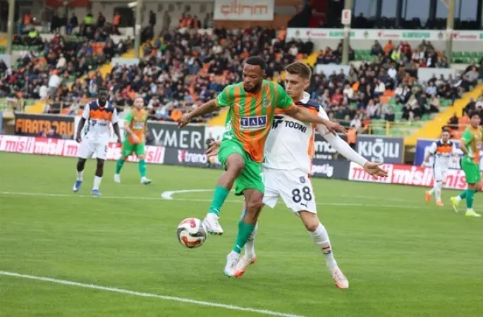 Trendyol Süper Lig: Corendon Alanyaspor: 1 - RAMS Başakşehir: 2 (Maç sonucu)
