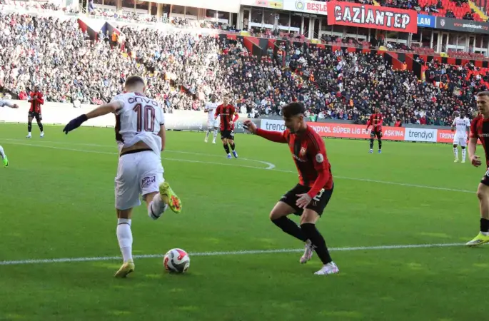 Trendyol Süper Lig: Gaziantep FK: 0 - Trabzonspor: 0 (Maç devam ediyor)
