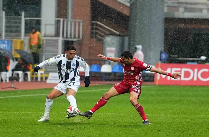 Trendyol Süper Lig: Kasımpaşa: 0 - Antalyaspor: 0 (İlk yarı)
