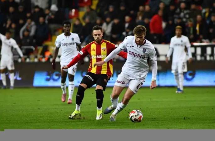 Trendyol Süper Lig: Kayserispor: 0 - Trabzonspor: 2 (İlk yarı)
